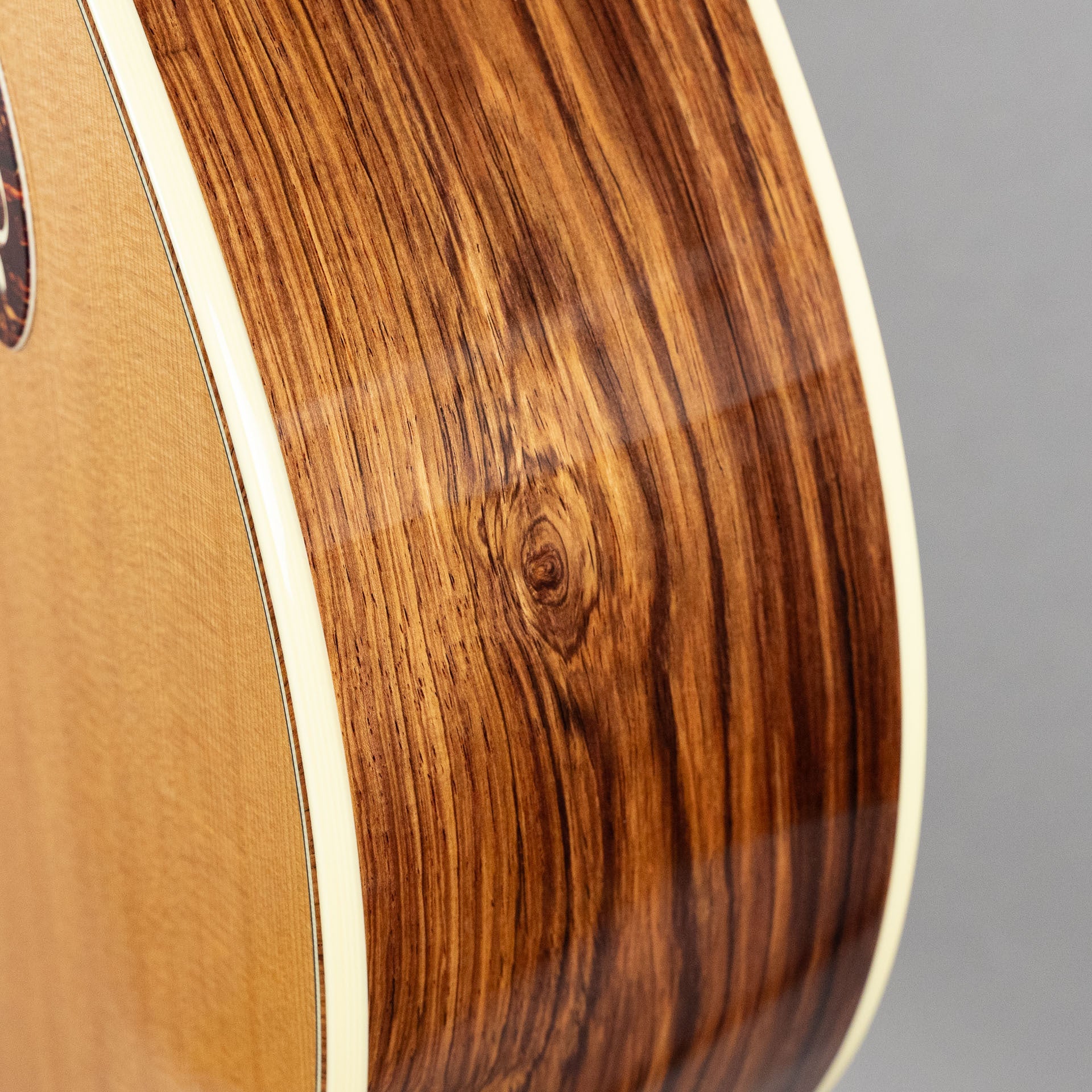 Taylor Gold Label 814e