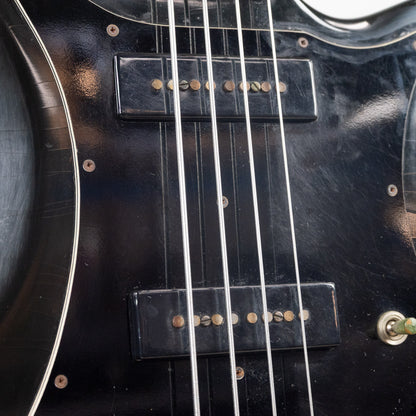 Used Guild B-302 4-String Bass, Black