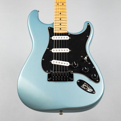 Used Fender MIM Stratocaster w/Hardshell Case