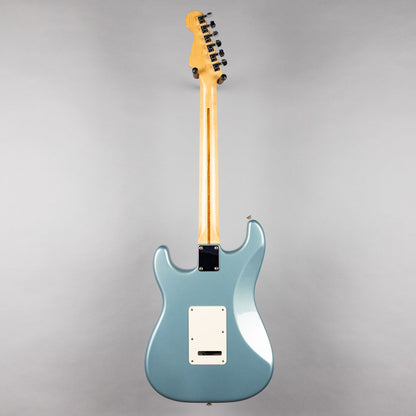 Used Fender MIM Stratocaster w/Hardshell Case