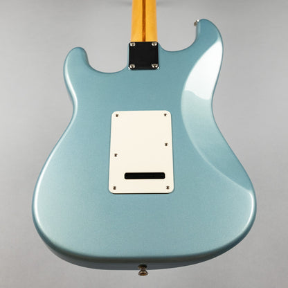 Used Fender MIM Stratocaster w/Hardshell Case