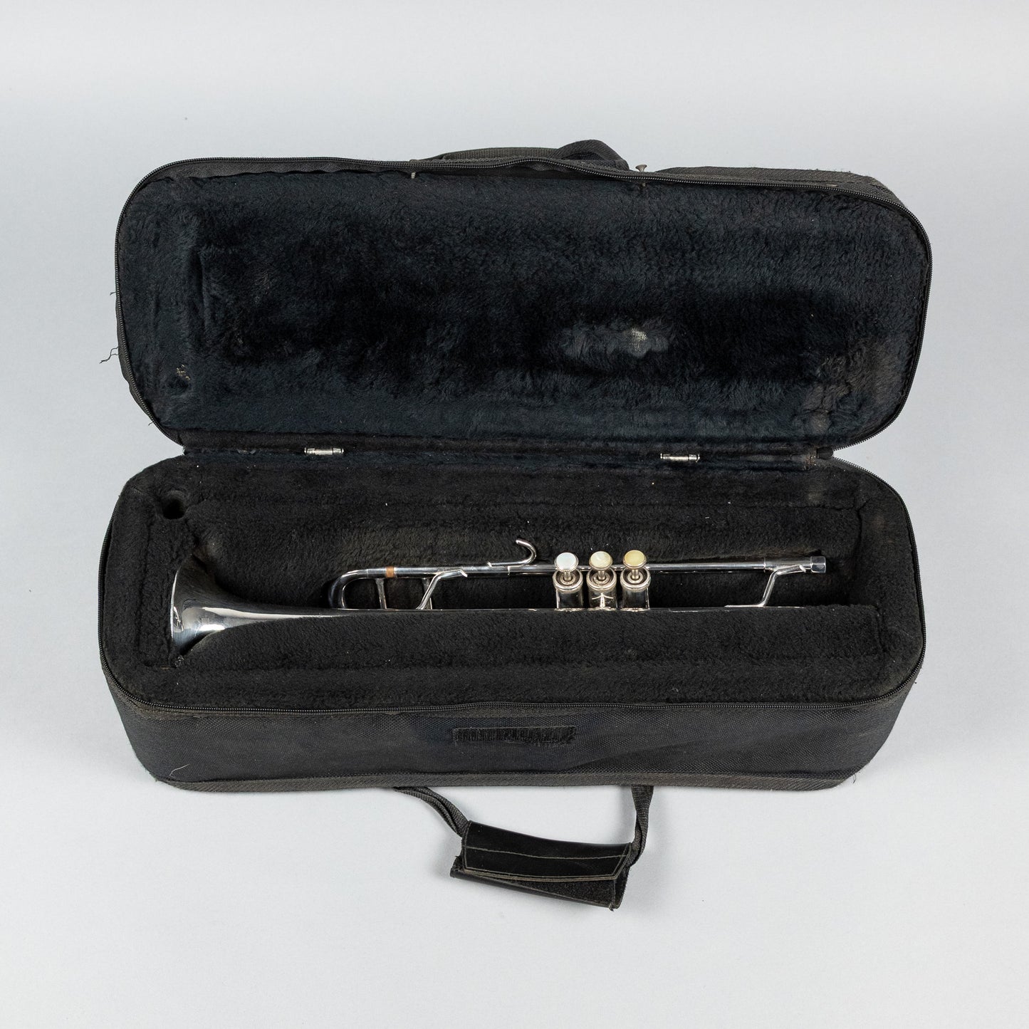 Used Getzen Eterna 700S Silver Trumpet W/Case