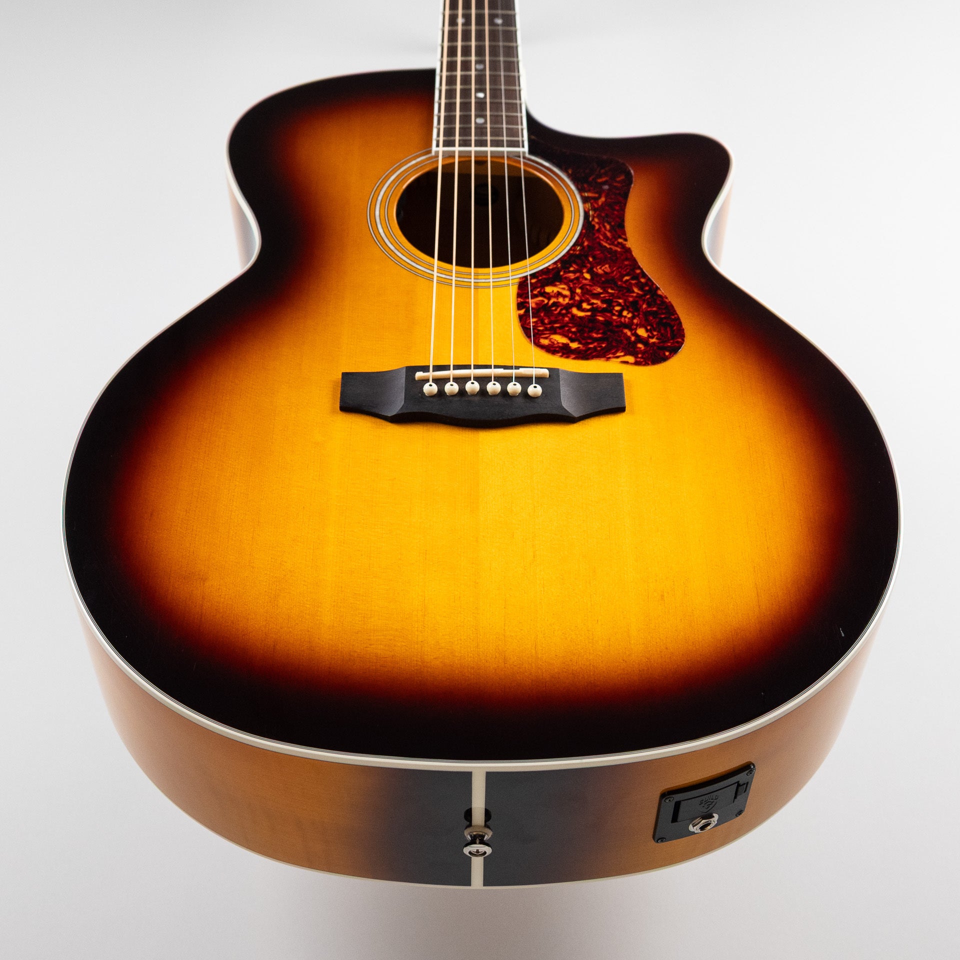 Used Guild F-250CE Deluxe w/Gigbag