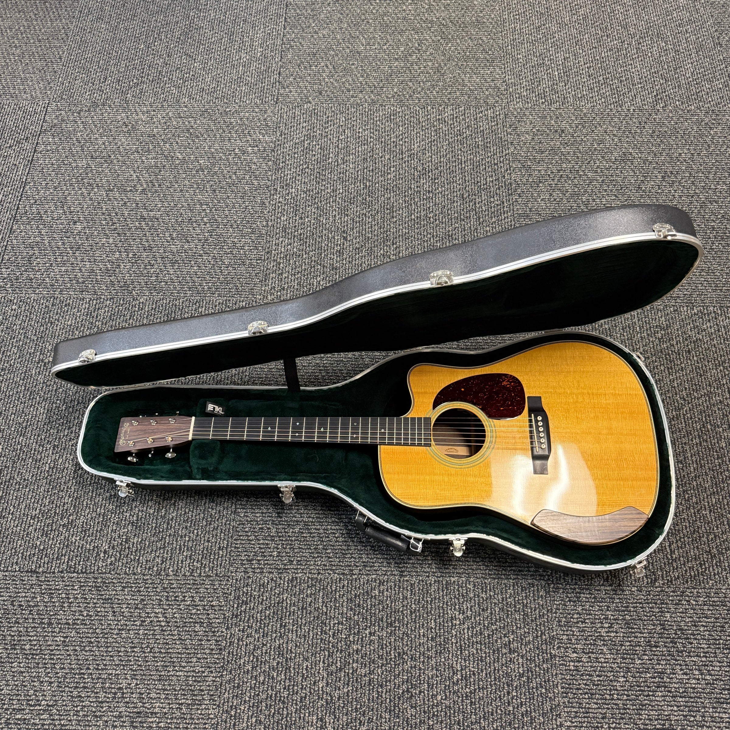 Used Martin HDC-28E w/Case