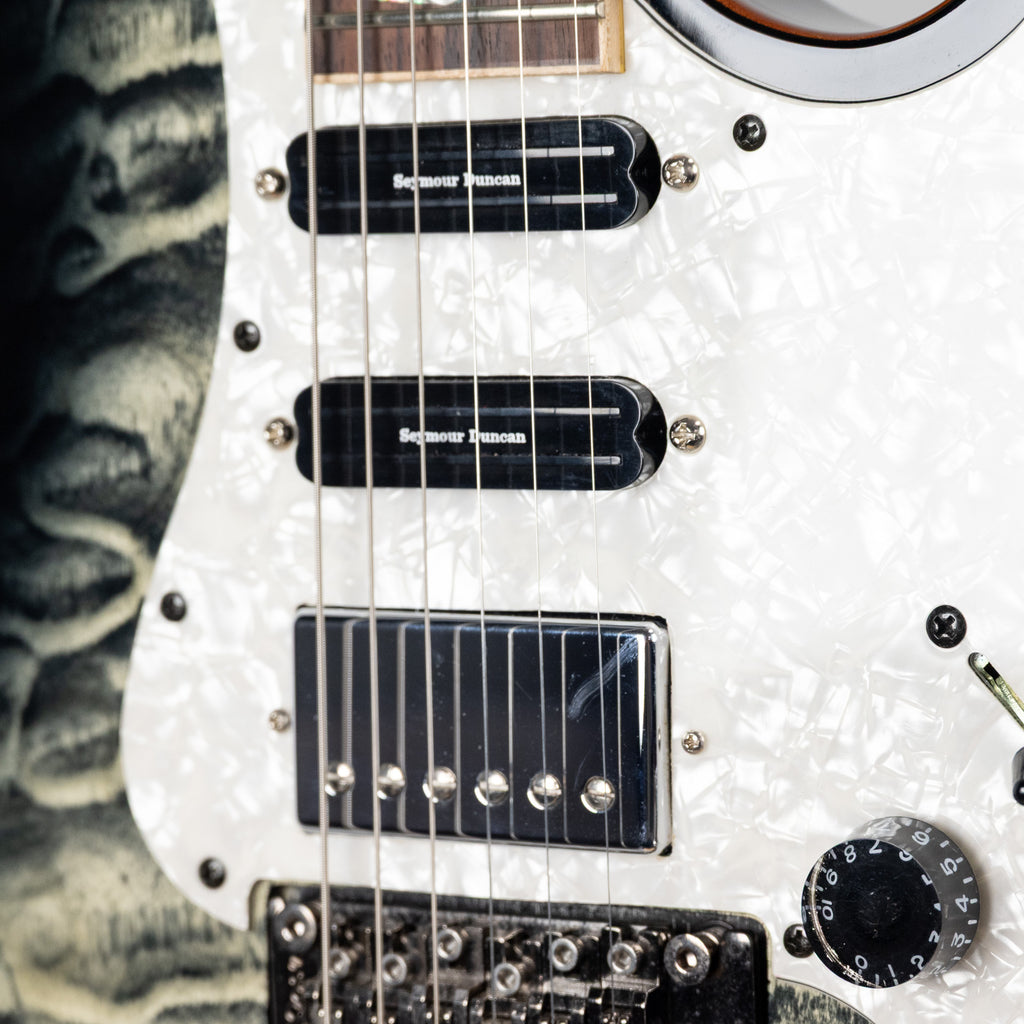 Used Schecter Banshee Extreme-6 Electric Guitar w/Case