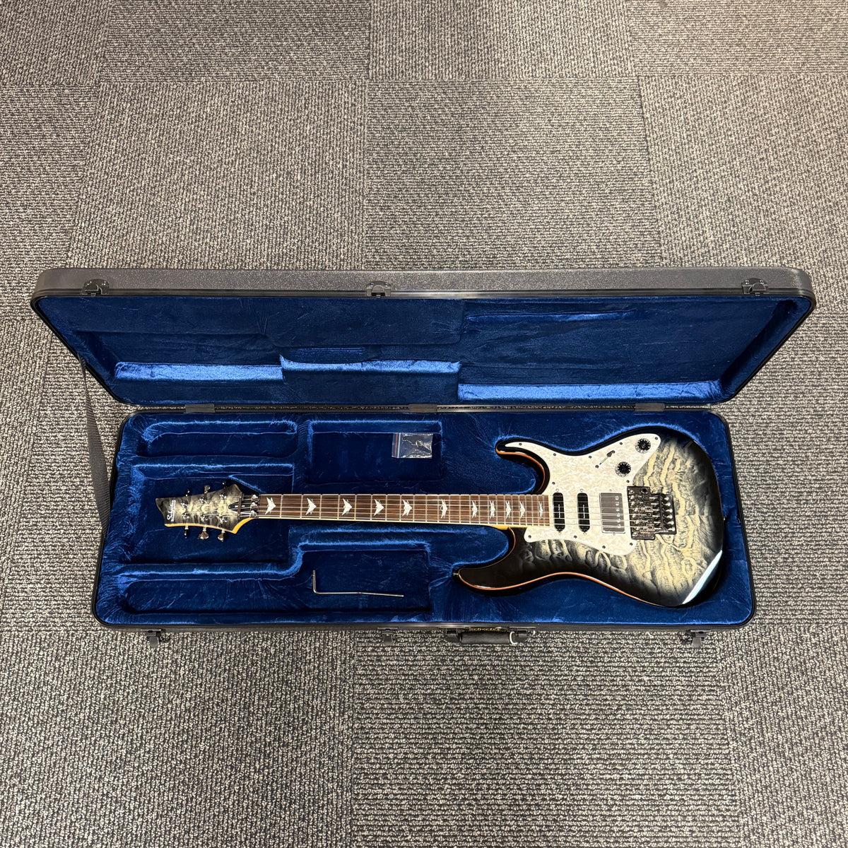 Used Schecter Banshee Extreme-6 Electric Guitar w/Case
