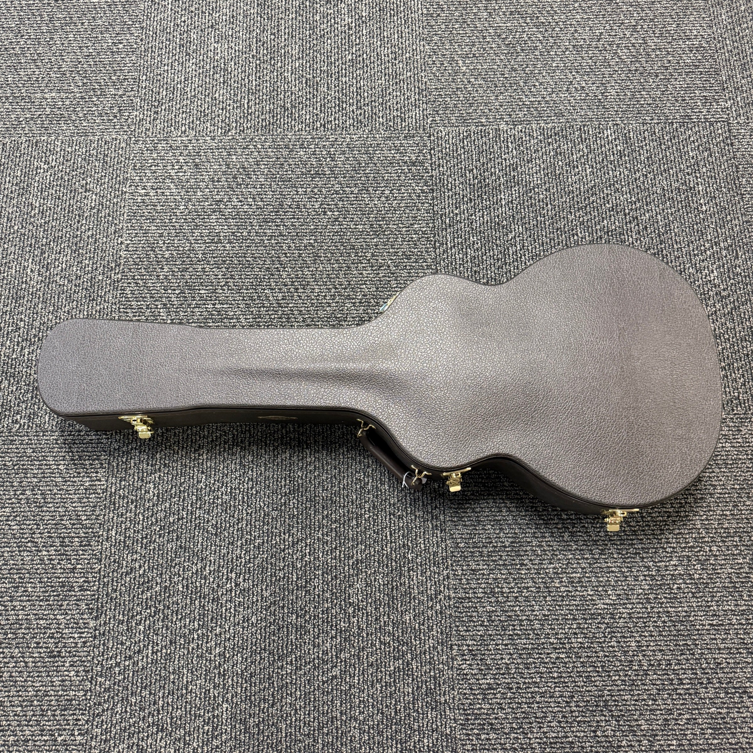 Used Taylor 224ce-K DLX Acoustic Guitar w/Case