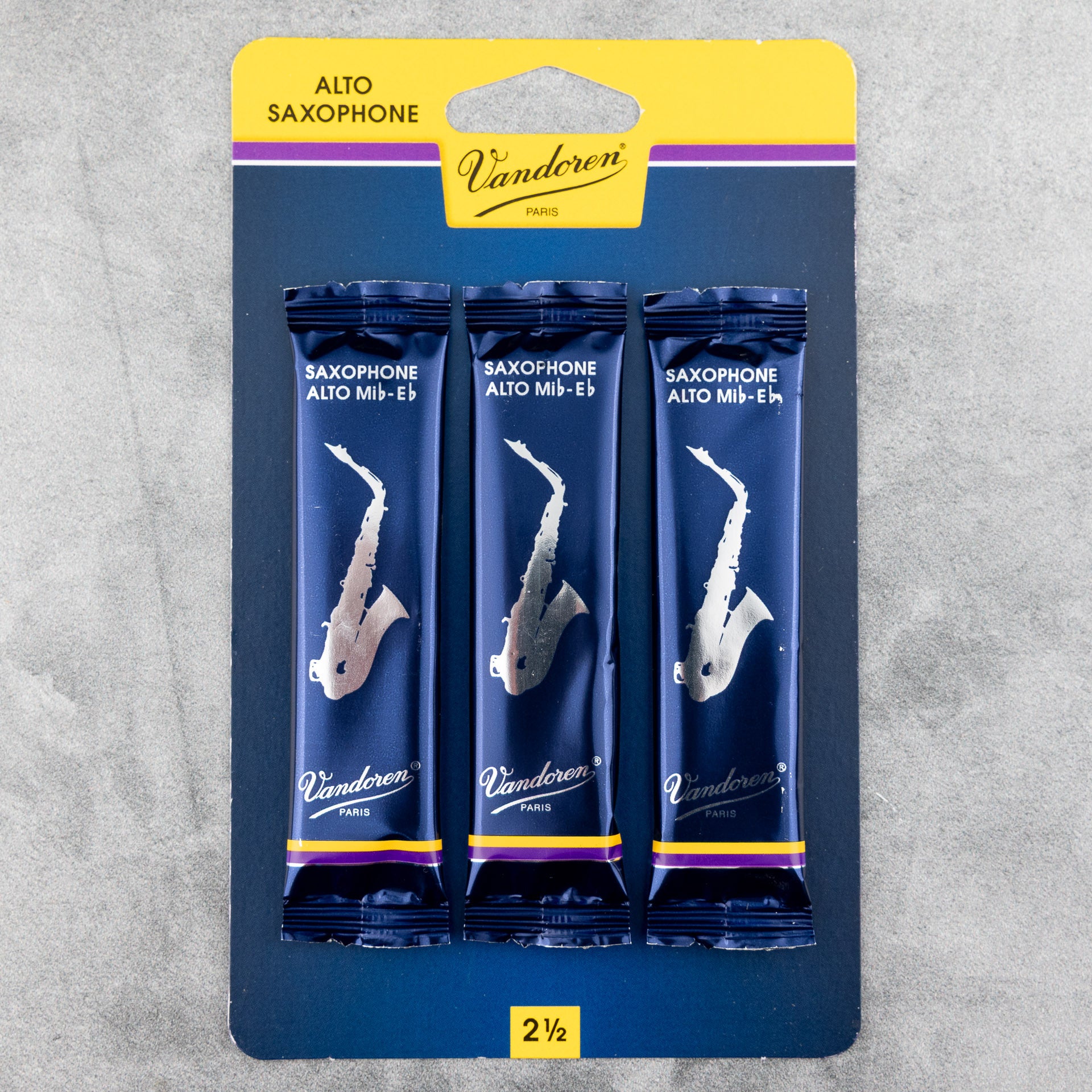 Vandoren 3 Card Traditional Alto Sax Reeds, Strength 2.5