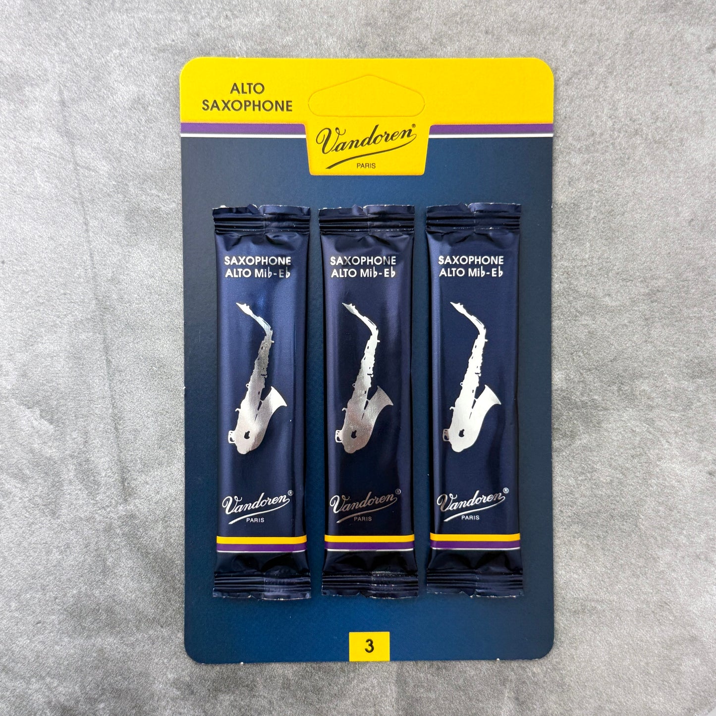 Vandoren 3 Card Traditional Alto Sax Reeds, Strength 3