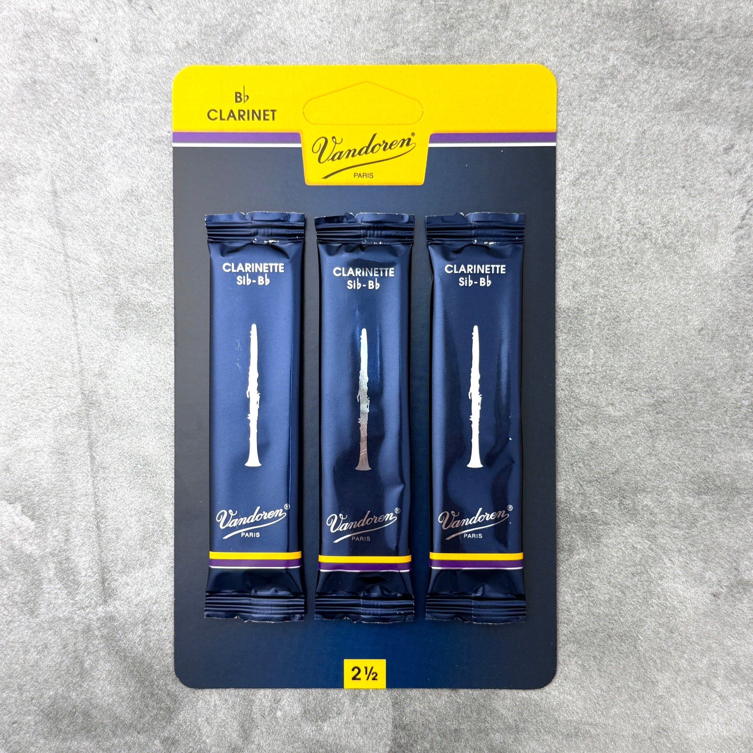 Vandoren 3 Card Traditional Bb Clarinet Reeds, Strength 2.5