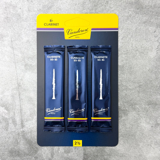 Vandoren 3 Card Traditional Bb Clarinet Reeds, Strength 2.5