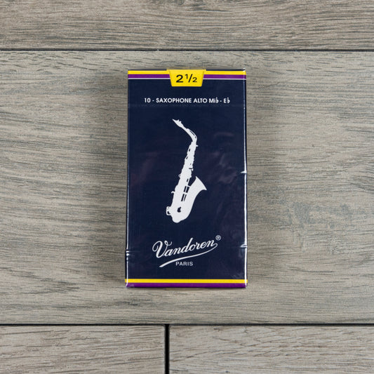 Vandoren Traditional Alto Sax Reeds Strength 2.5 (Box of 10)