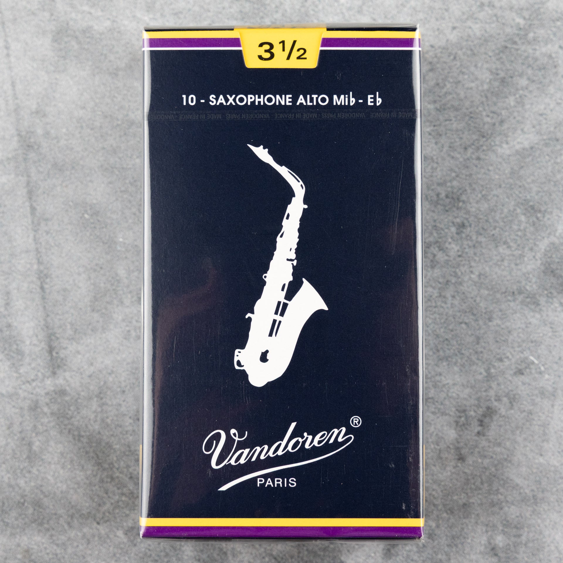 Vandoren Traditional Alto Sax Reeds, Strength 3.5 (Box of 10)