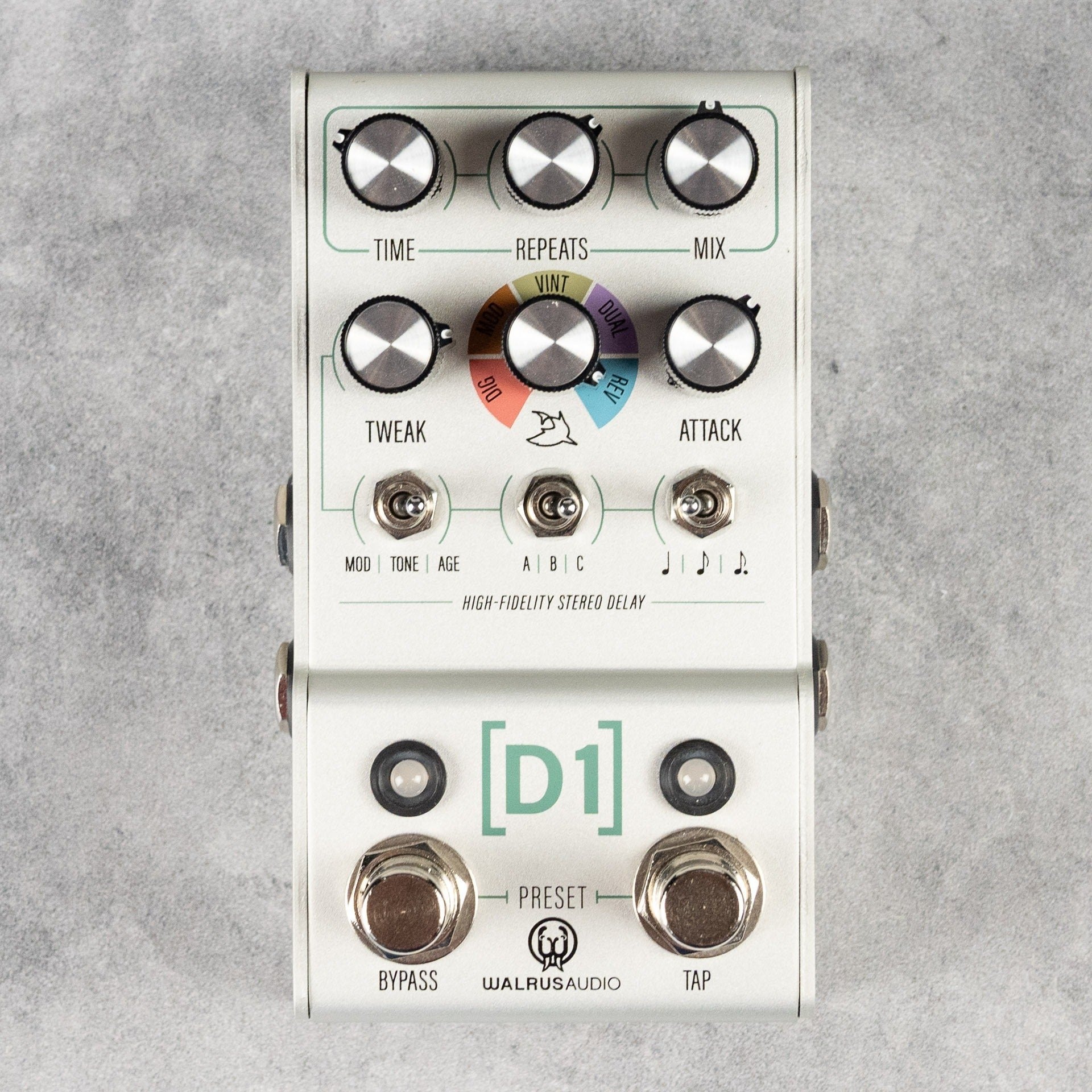 Walrus Audio MAKO Series: D1 High-Fidelity Delay V2