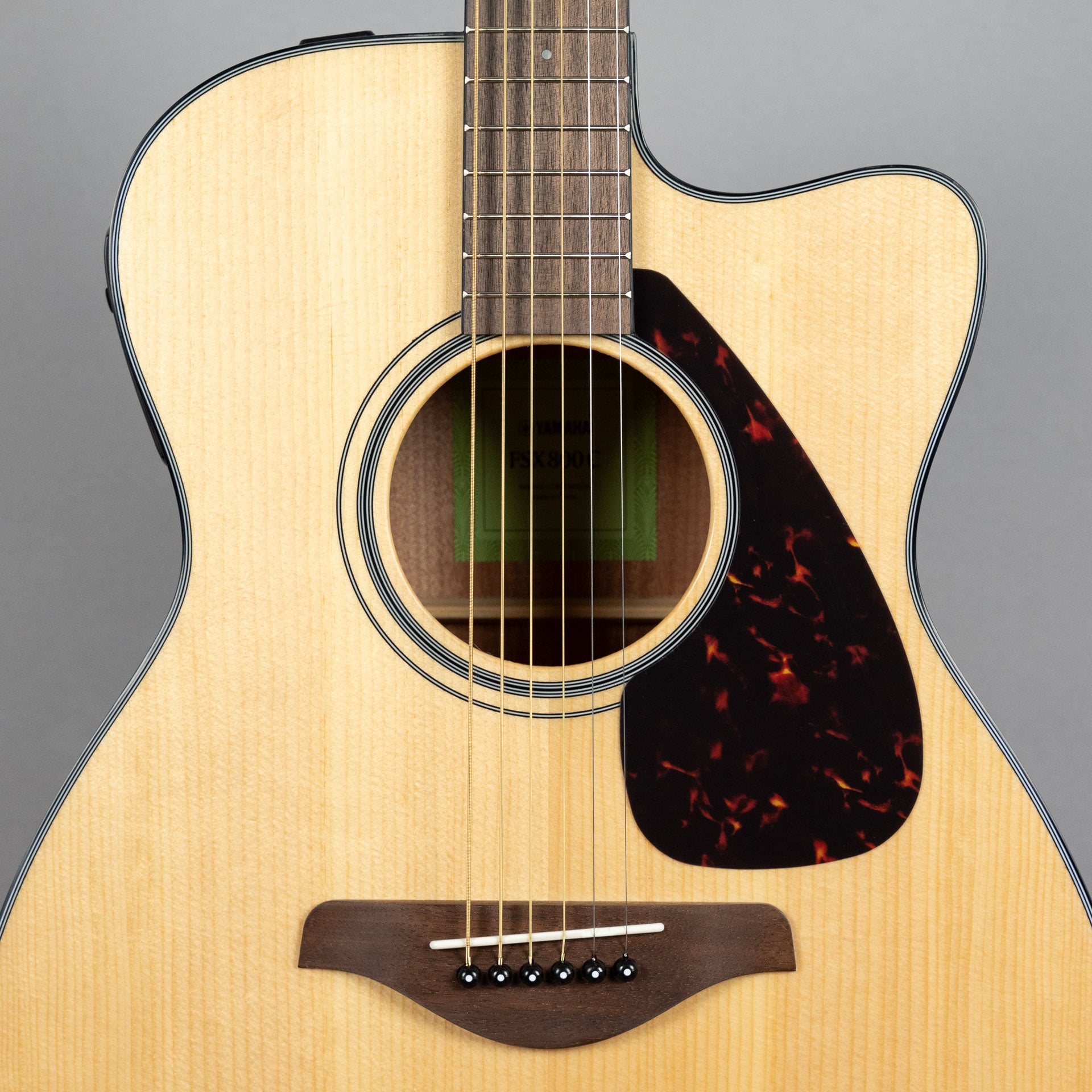 Yamaha FSX800C Acoustic Guitar in Natural