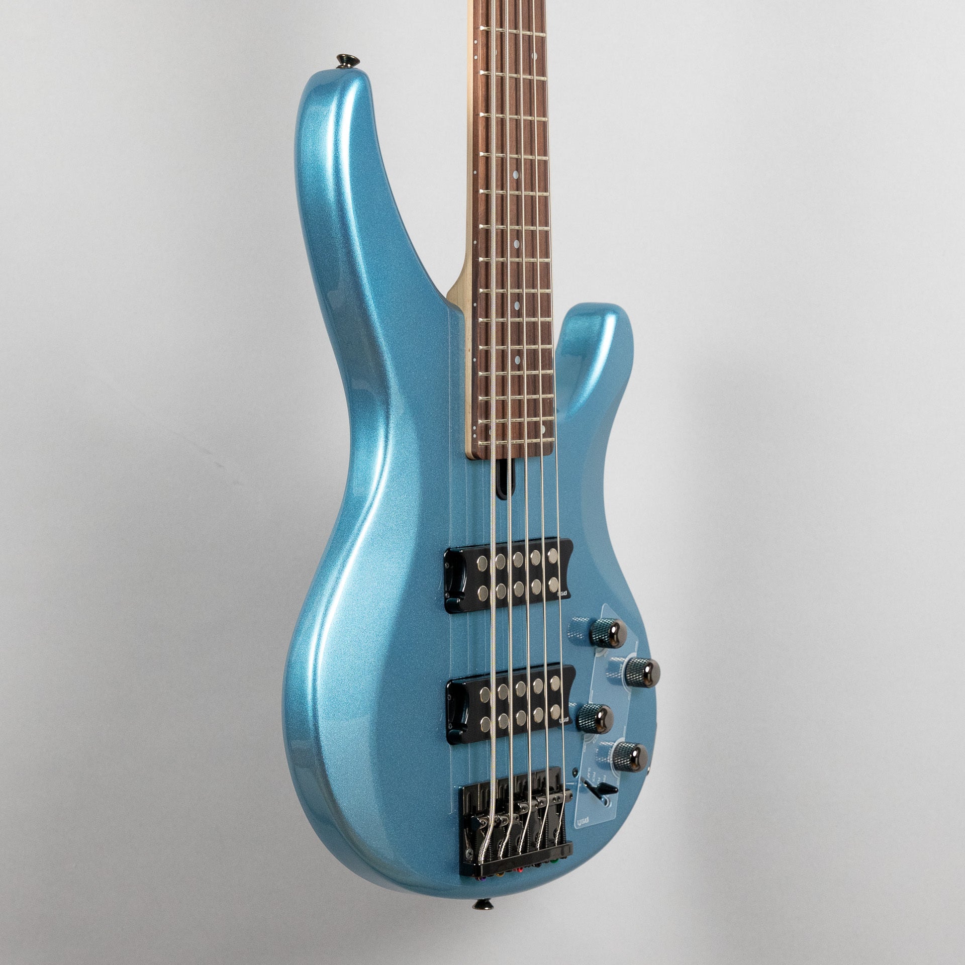 Yamaha TRBX305 5-String Bass in Factory Blue – Carlton Music Center