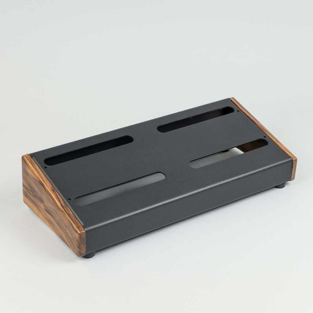 Creation Music Company Standard Elevation Series Pedalboard 17x7 Walnut with Soft Case