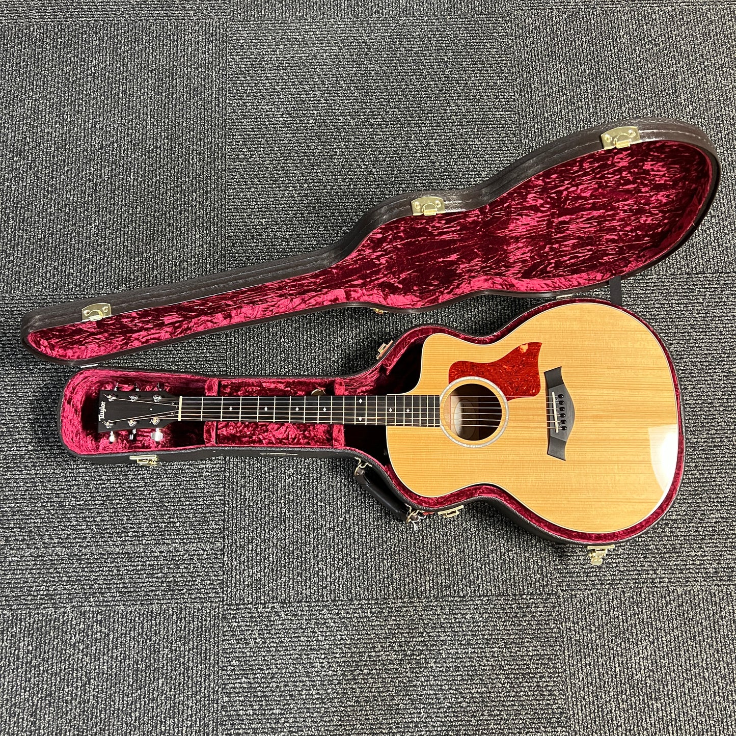 Used 2018 Taylor 214ce-K DLX Acoustic Guitar