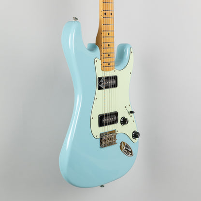 Fender Noventa Stratocaster in Daphne Blue (MX21097262)