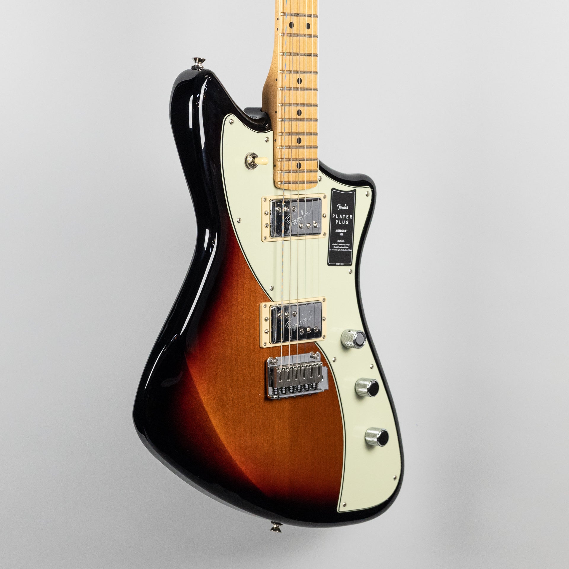 Fender Player Plus Meteora HH in 3-Color Sunburst (MX22005615