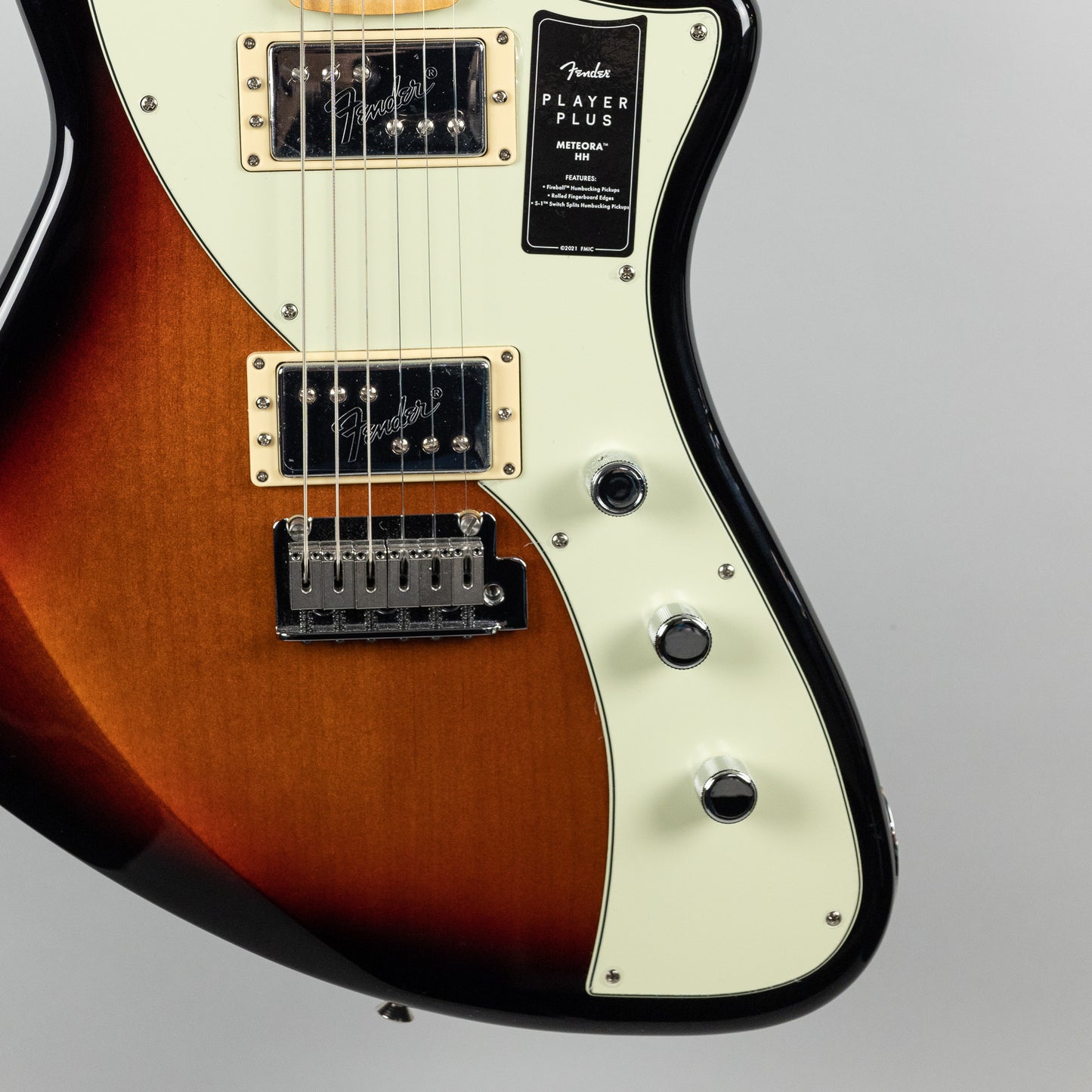 Fender Player Plus Meteora HH in 3-Color Sunburst (MX22005615)