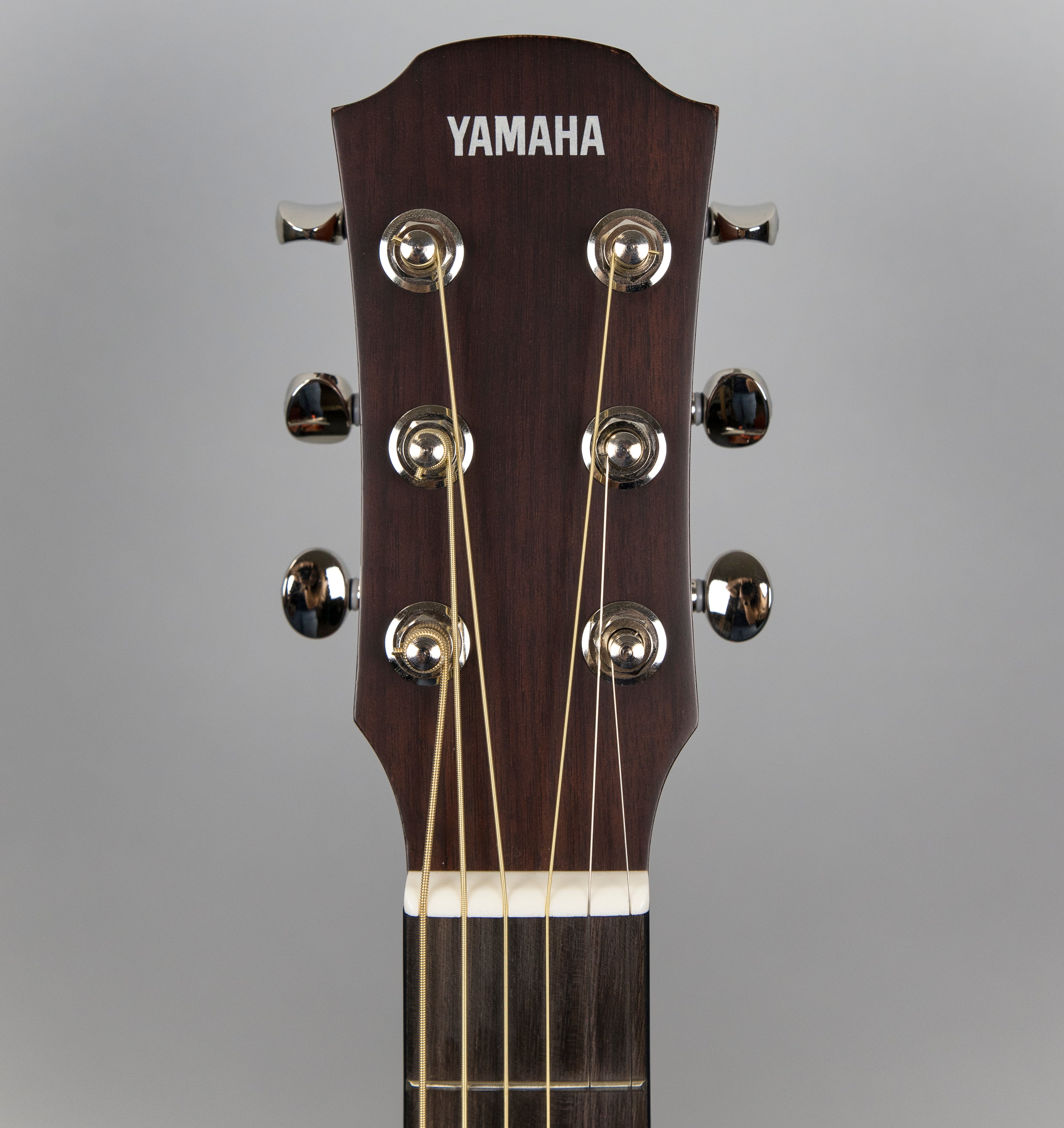 Yamaha CSF3M Parlor Acoustic/Electric Guitar in Tobacco Sunburst 